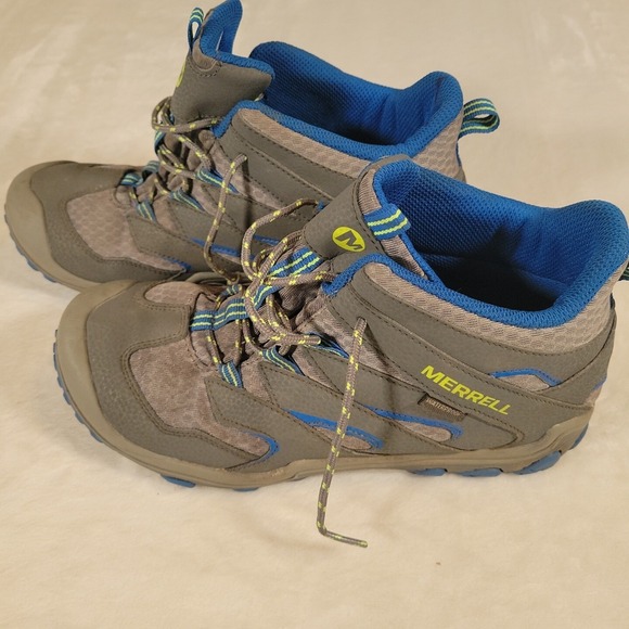 Merrell Shoes - Merrell M Connect Series women Size 6.5 Vibram Shoes -‎ very good condition